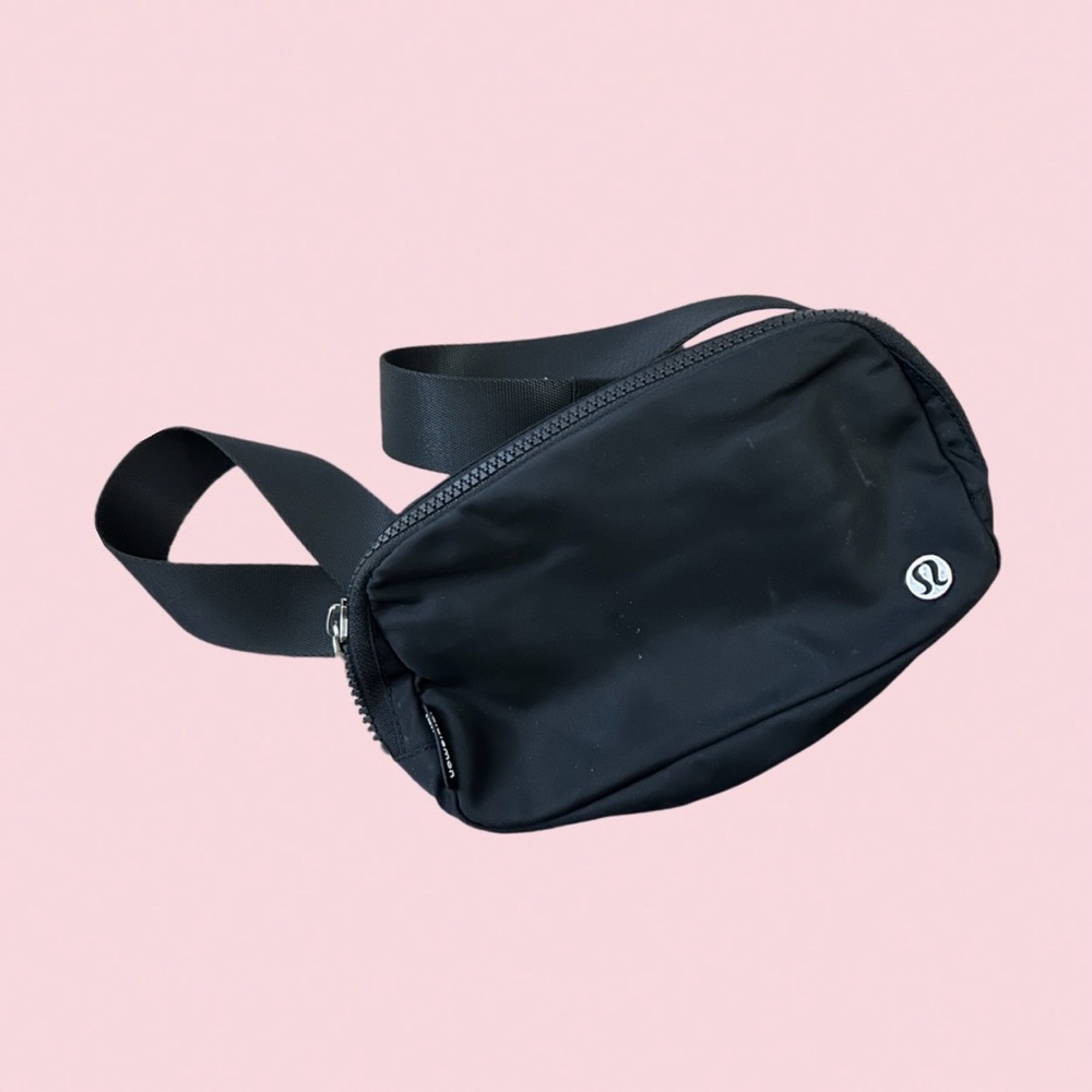 Lululemon belt bag